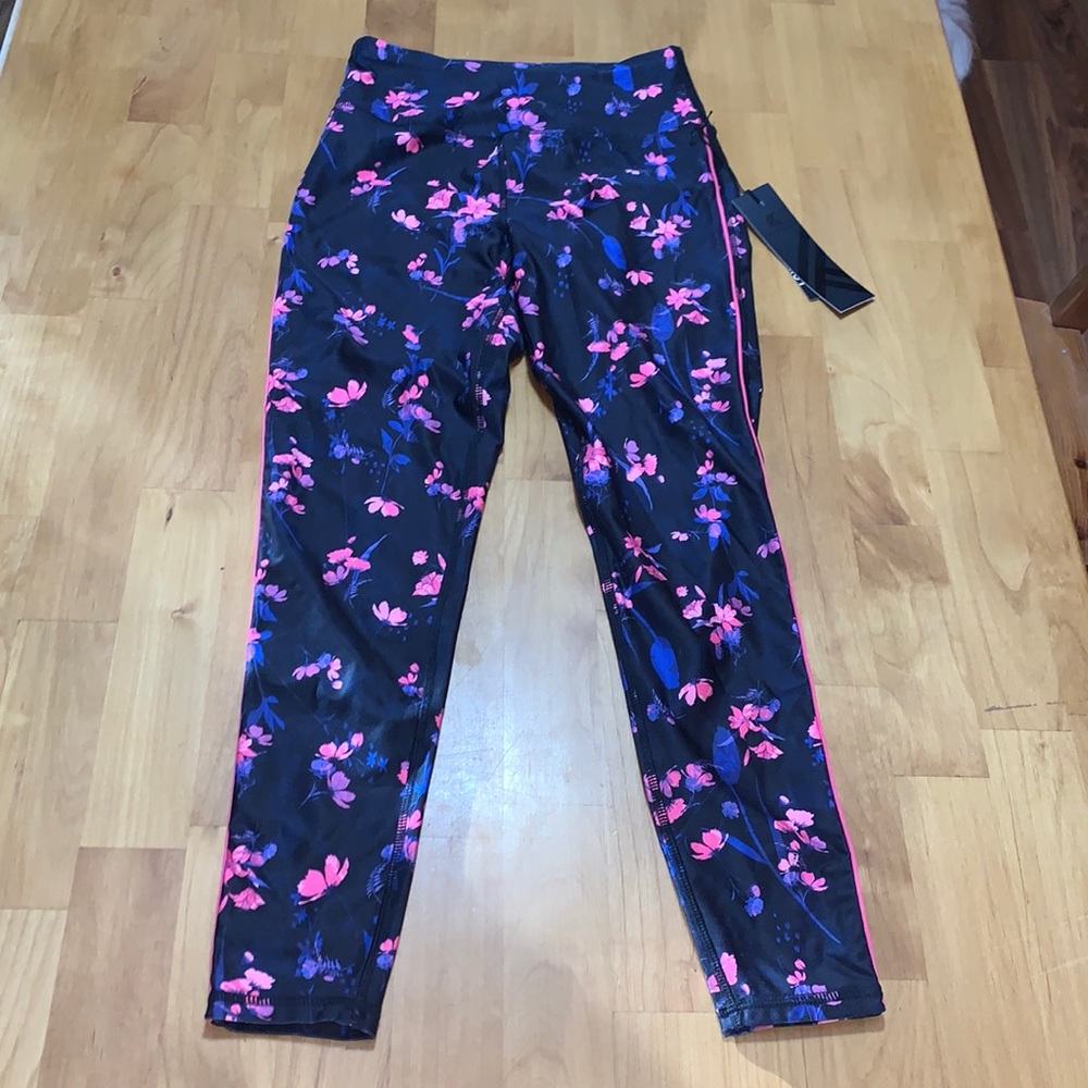 New Kyodan Leggings size XS. flowers